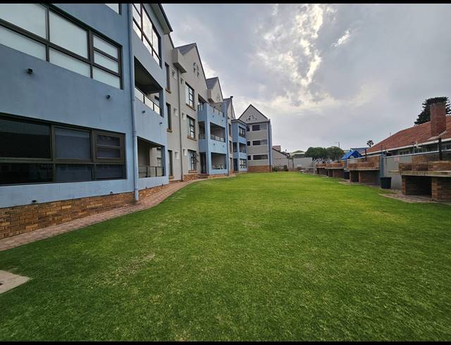2 BEDROOM APARTMENT FOR SALE IN HARTENBOS CENTRAL
